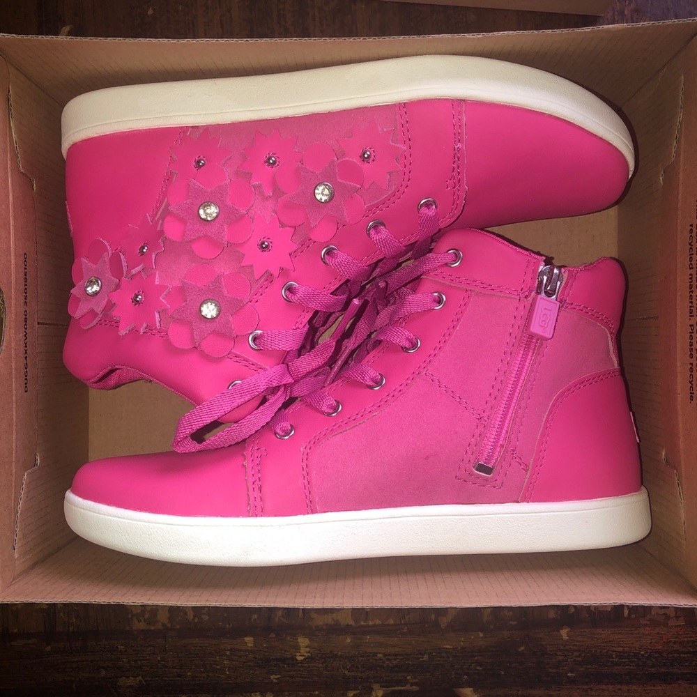 Girls Ugg shoes